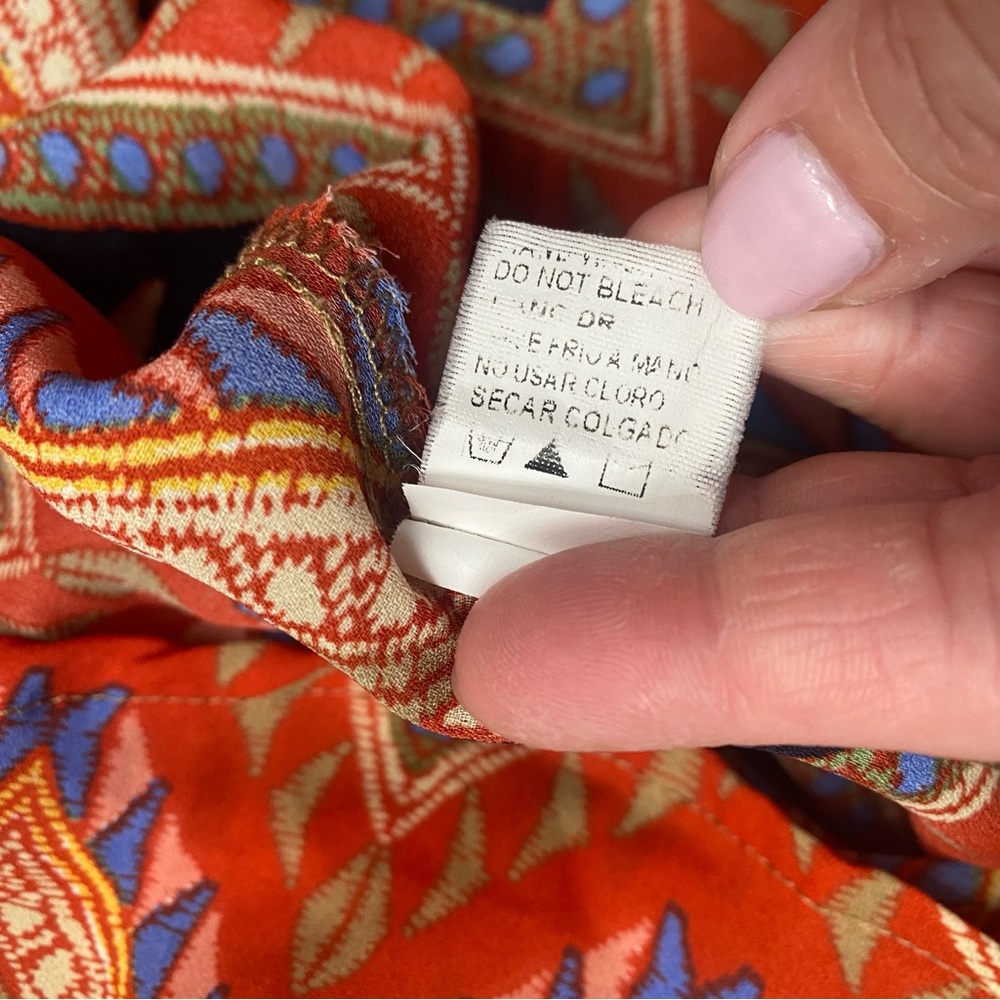 3/$25 B_envied Multicolor Chevron Sleeveless Partial Button Blouse Size Medium - Picture 11 of 13